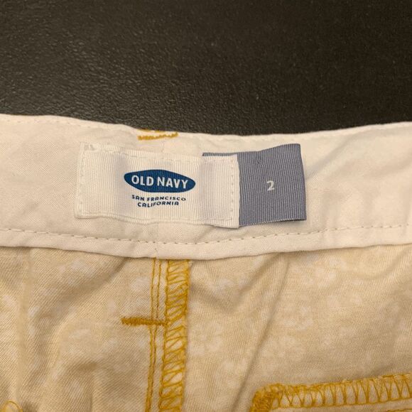 Old Navy Women's Floral Flat Front Cotton Chino Shorts Mustard Size 2 - Picture 3 of 8